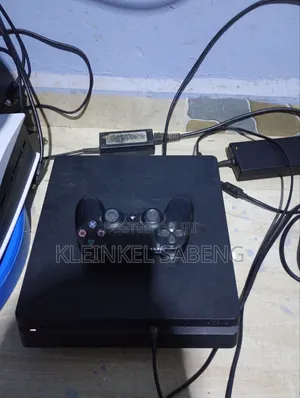 Playstation 4 Slim With 6 Games