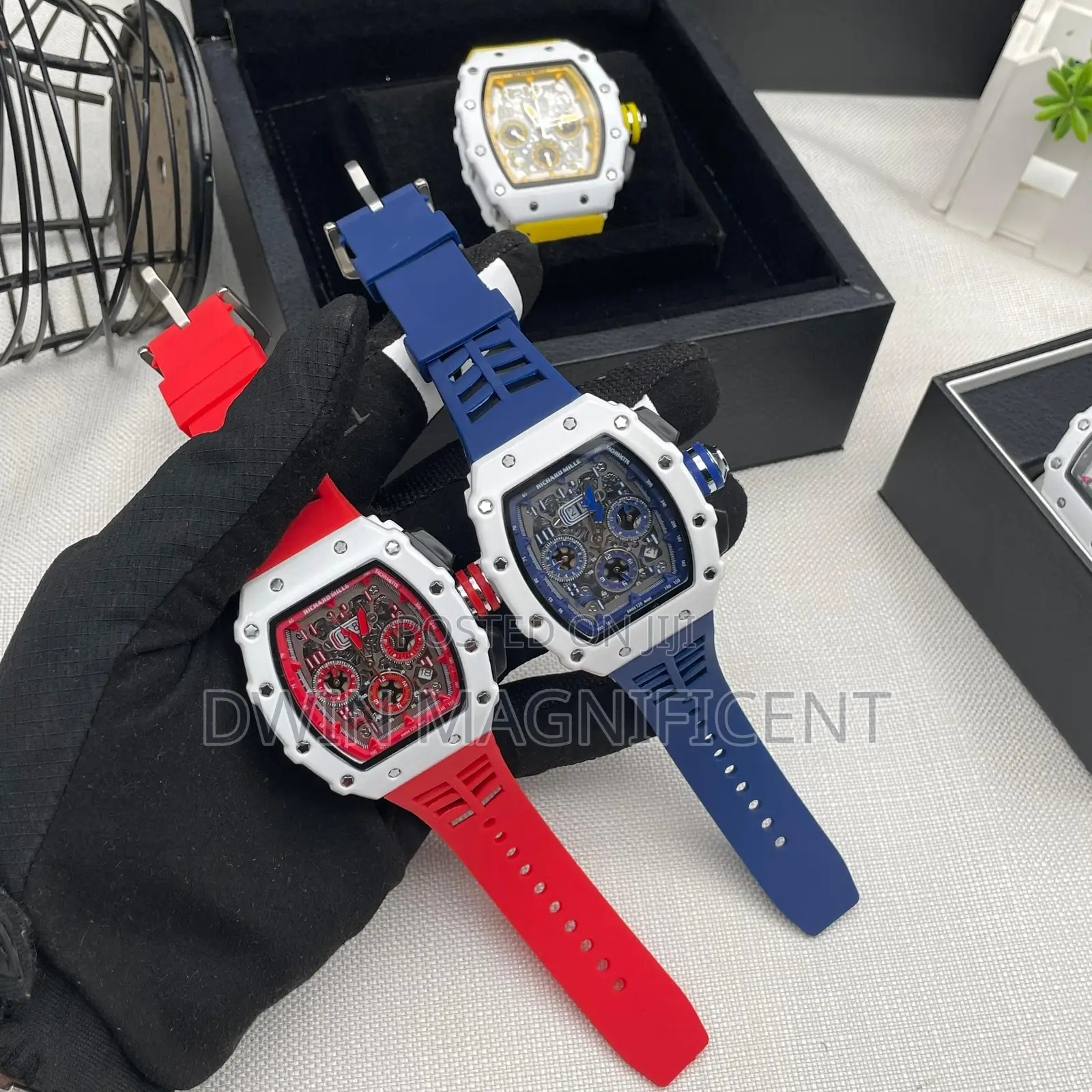 Men’S Transparent and Metallic Shell Watches