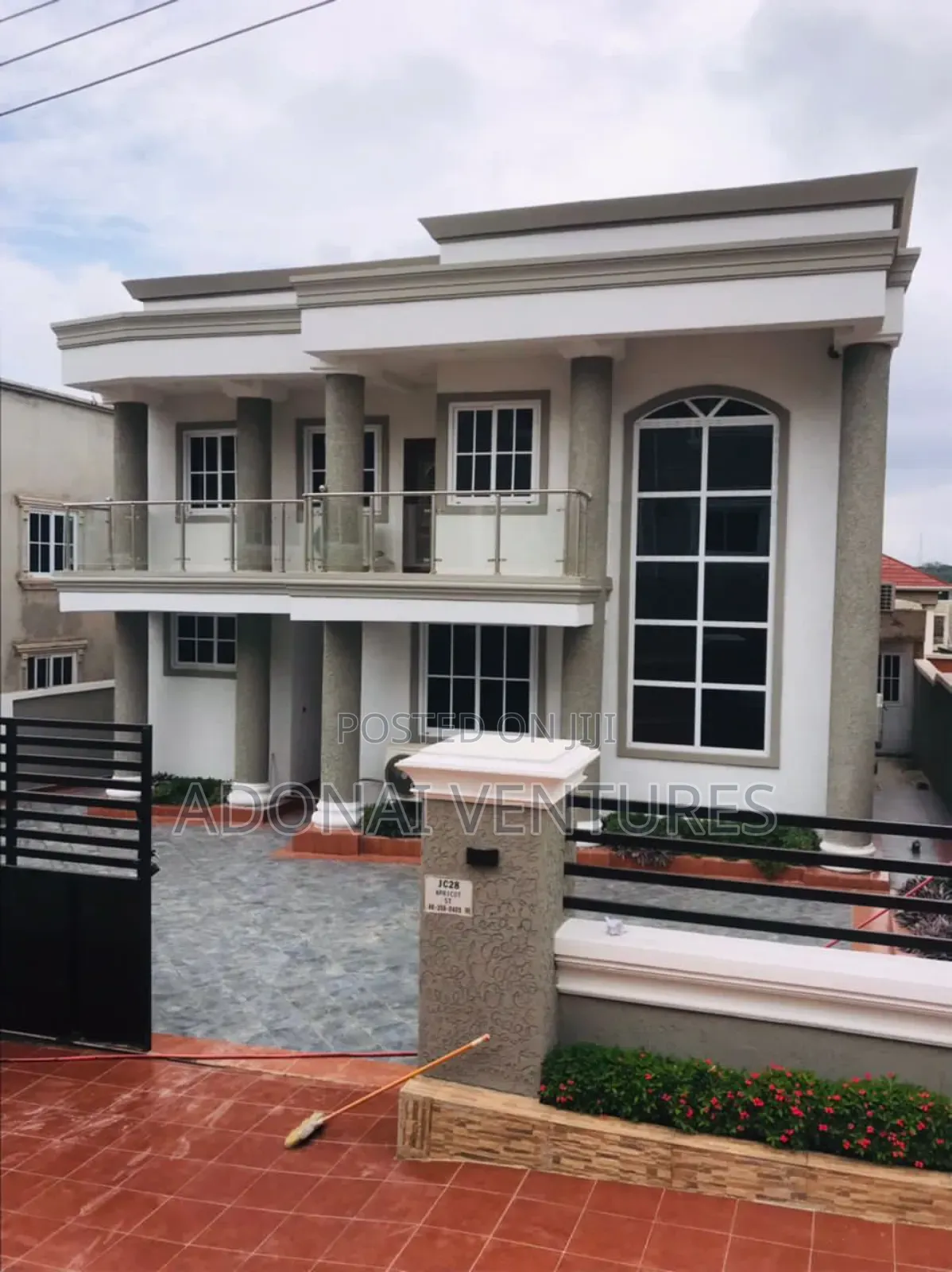 4bdrm House in Kwadaso Hilltop, Kumasi Metropolitan for sale