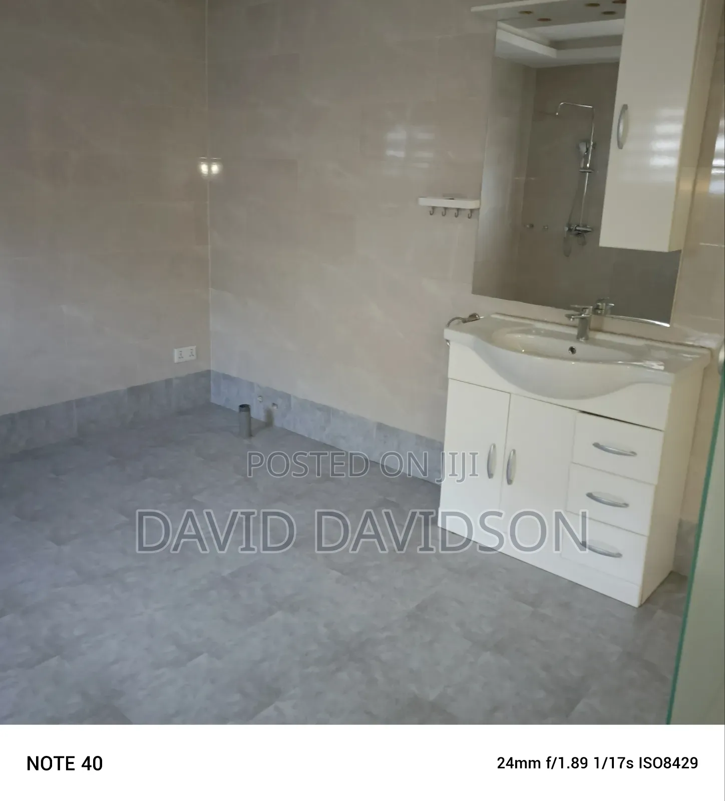 5bdrm House in 4 Bedroom Storey, Tema Metropolitan for rent