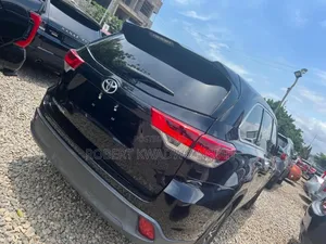Toyota Highlander LE 2019 Black