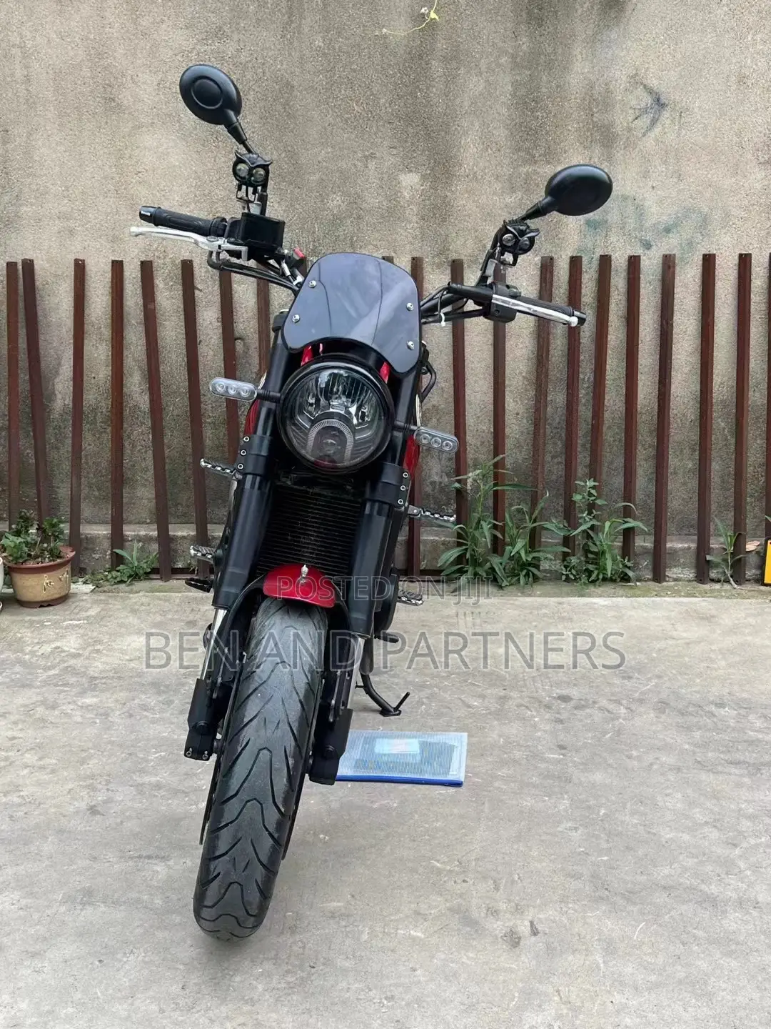 Benelli 2018 Red