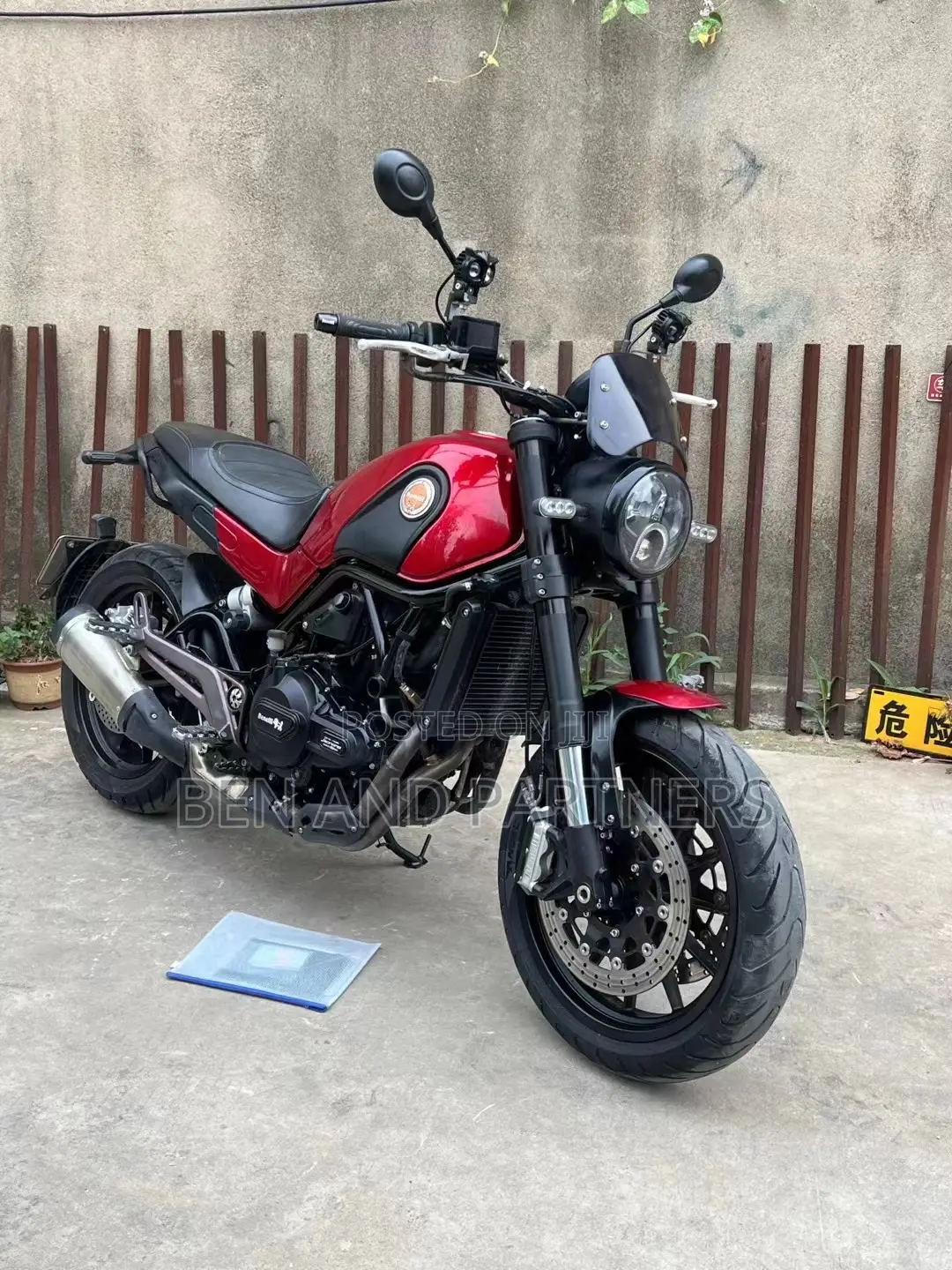 Benelli 2018 Red