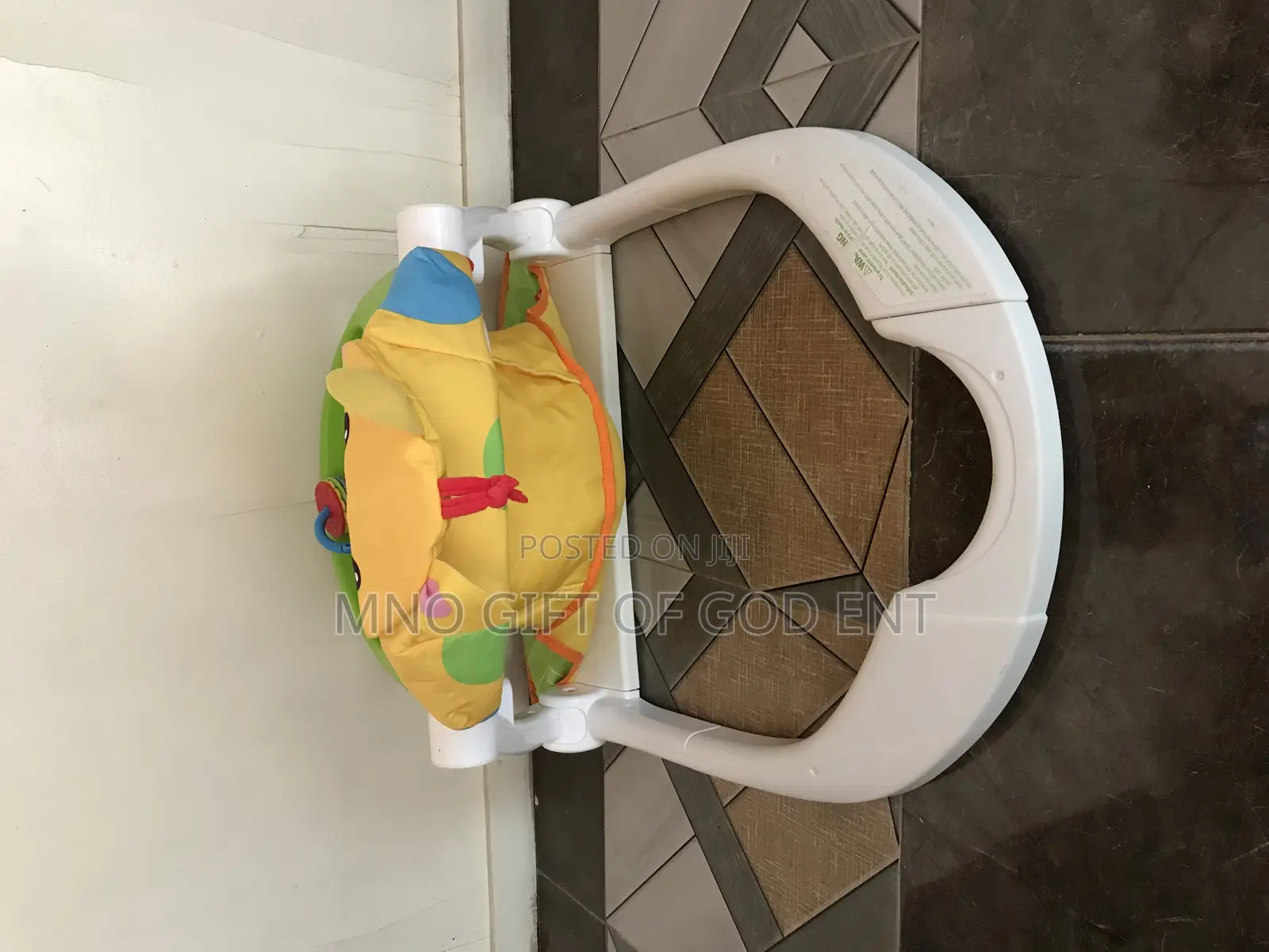 Fisher-Price Sit-Me-Up Floor Seat With Tray