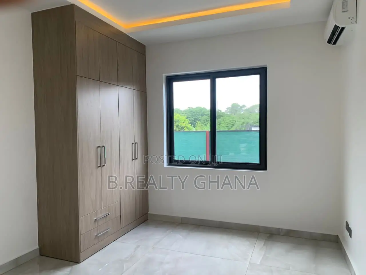 4bdrm Townhouse/Terrace in Cantonments for sale