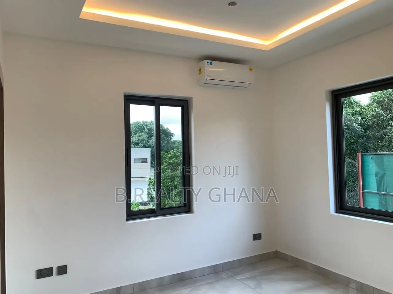 4bdrm Townhouse/Terrace in Cantonments for sale