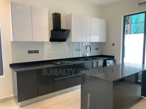 4bdrm Townhouse/Terrace in Cantonments for sale