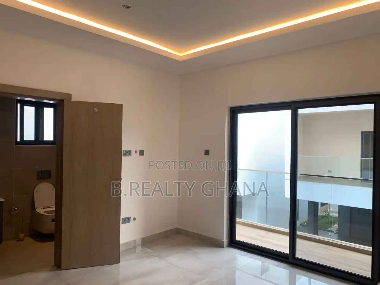 4bdrm Townhouse/Terrace in Cantonments for sale
