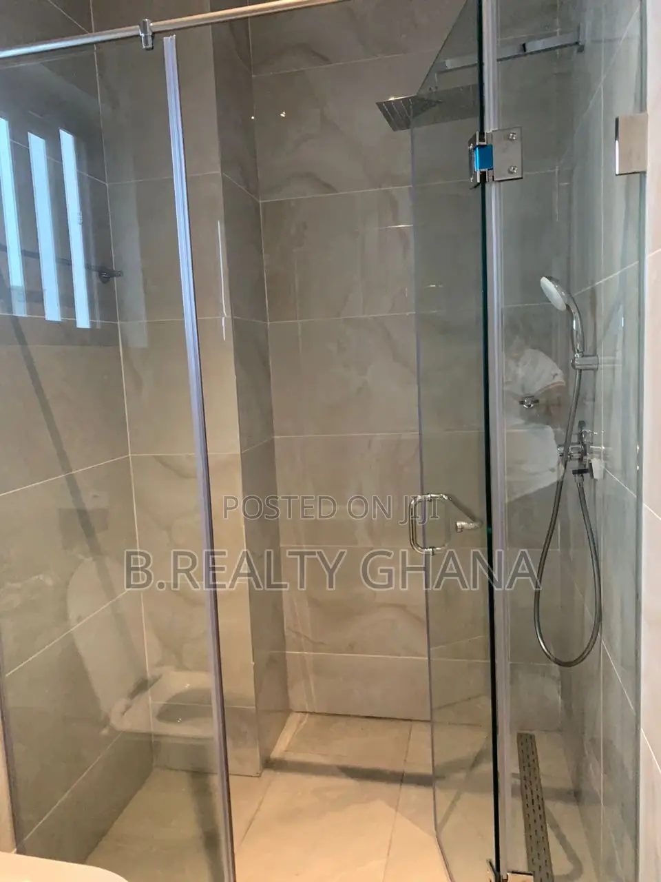 4bdrm Townhouse/Terrace in Cantonments for sale