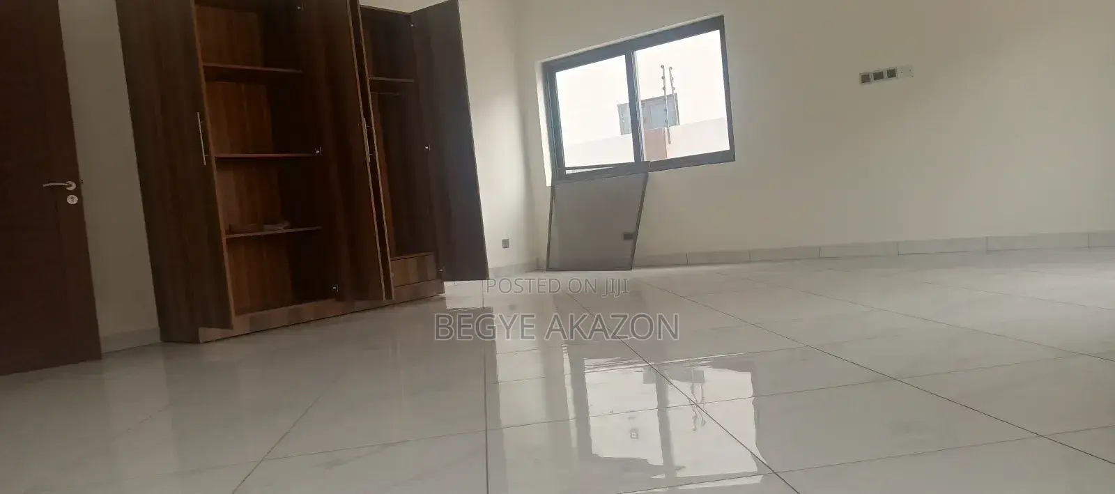 9bdrm Apartment in A&C Mall for rent
