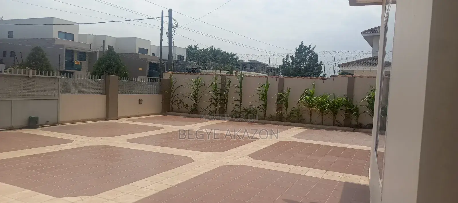 9bdrm Apartment in A&C Mall for rent