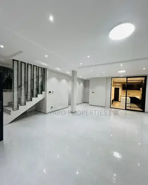 4bdrm House in Lakeside, Ashaley Botwe for sale
