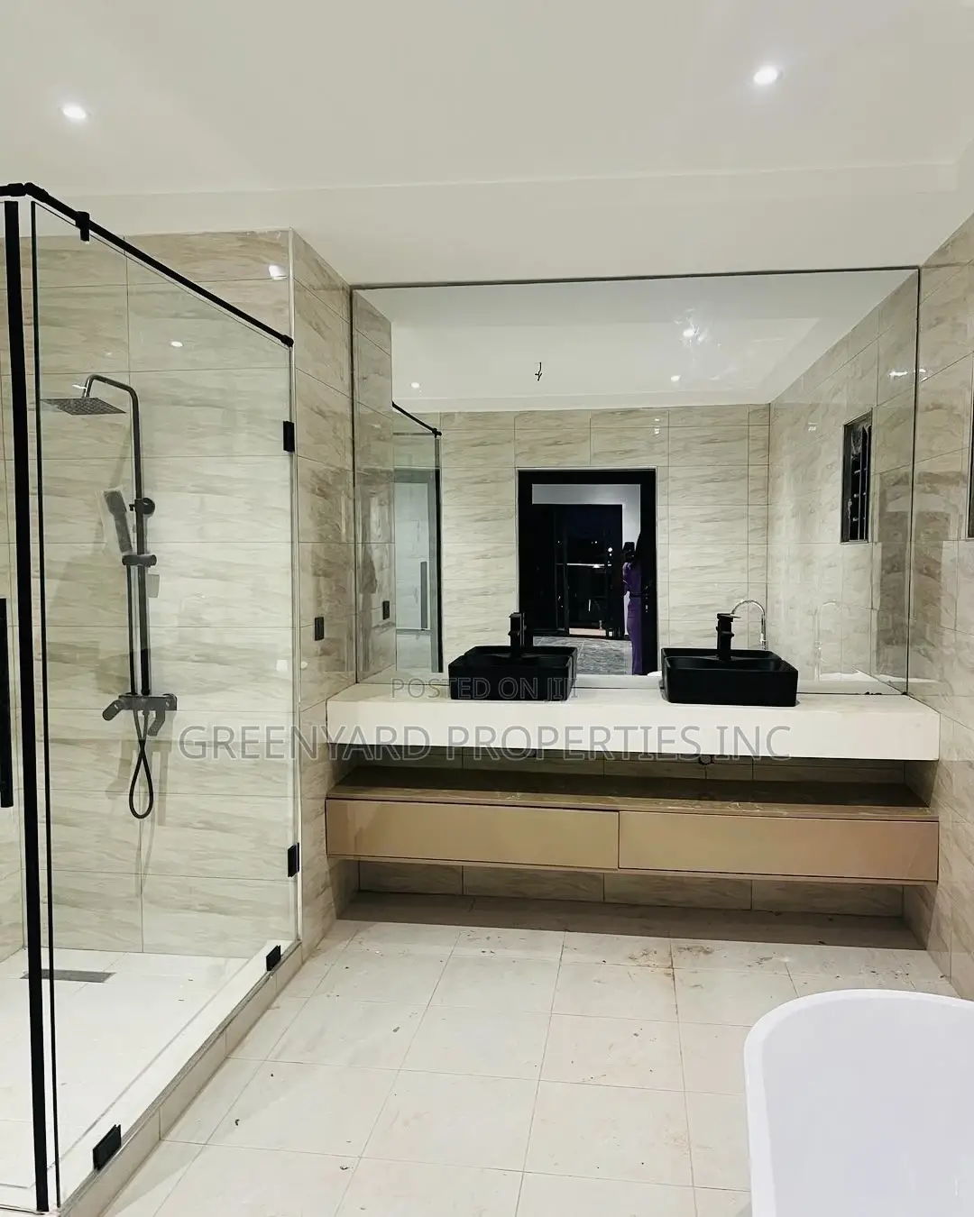 4bdrm House in Lakeside, Ashaley Botwe for sale