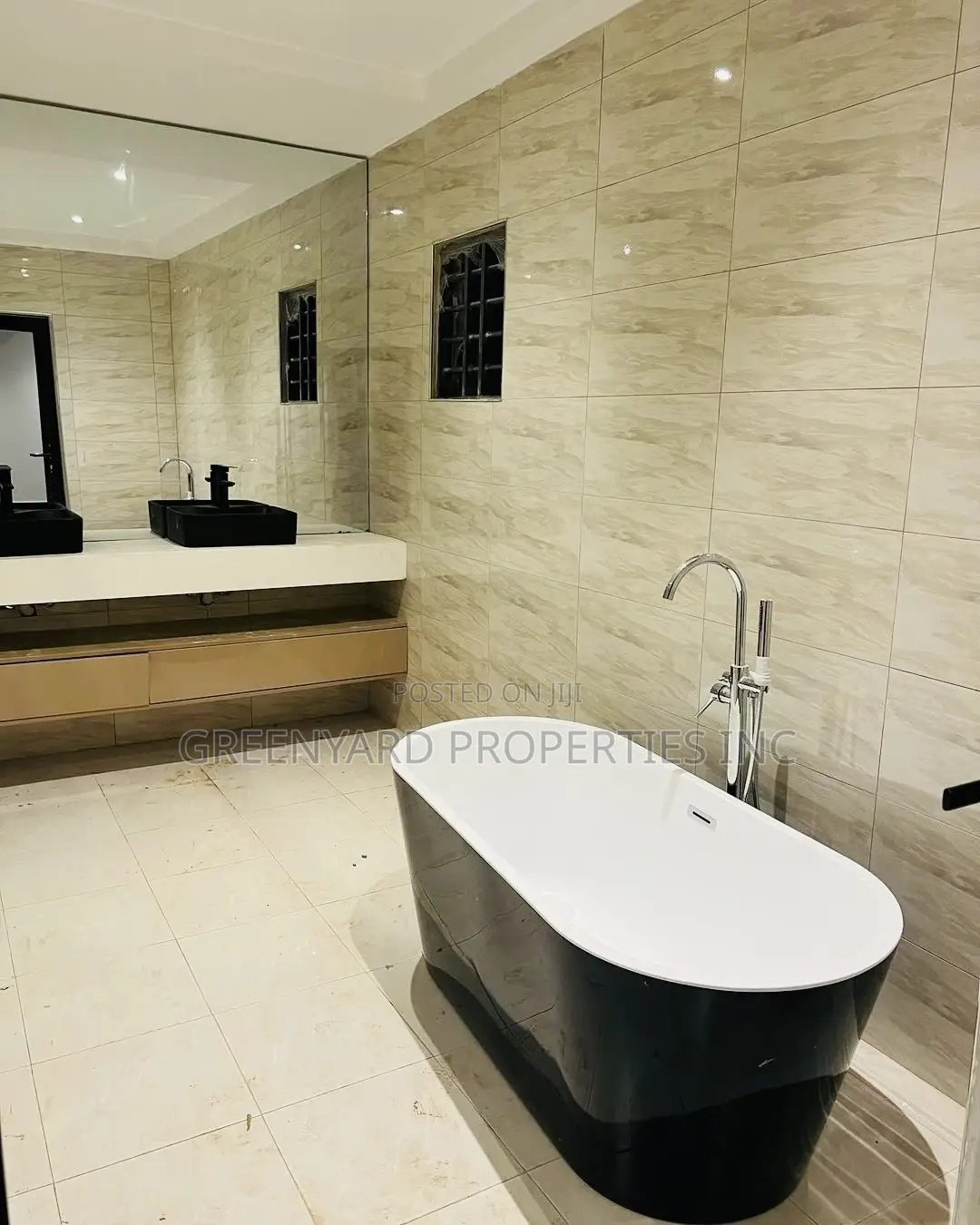 4bdrm House in Lakeside, Ashaley Botwe for sale