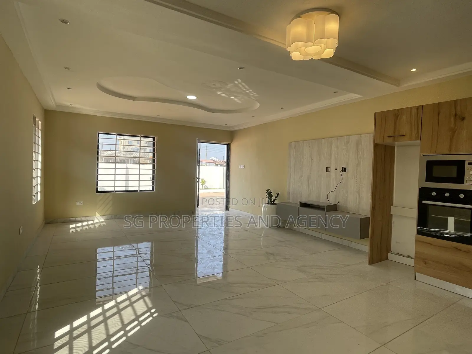 2bdrm Townhouse / Terrace in Lashibi, Spintex for rent