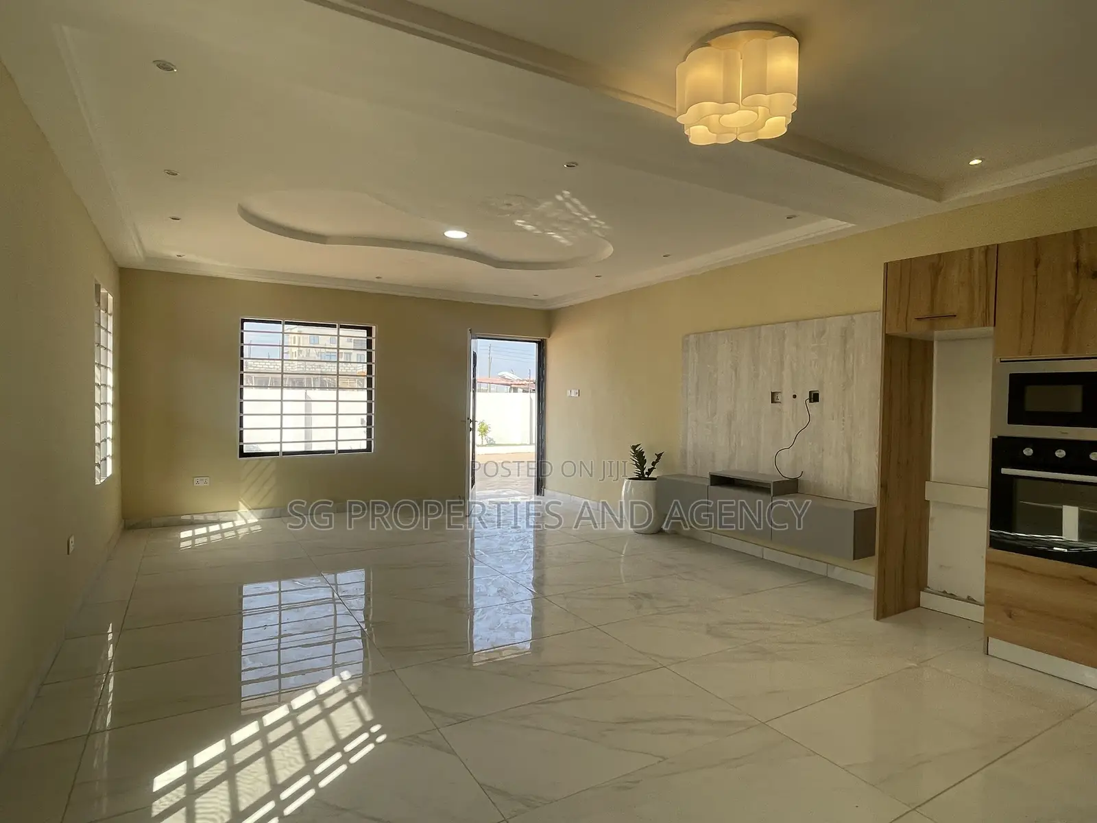 2bdrm Townhouse / Terrace in Lashibi, Spintex for rent