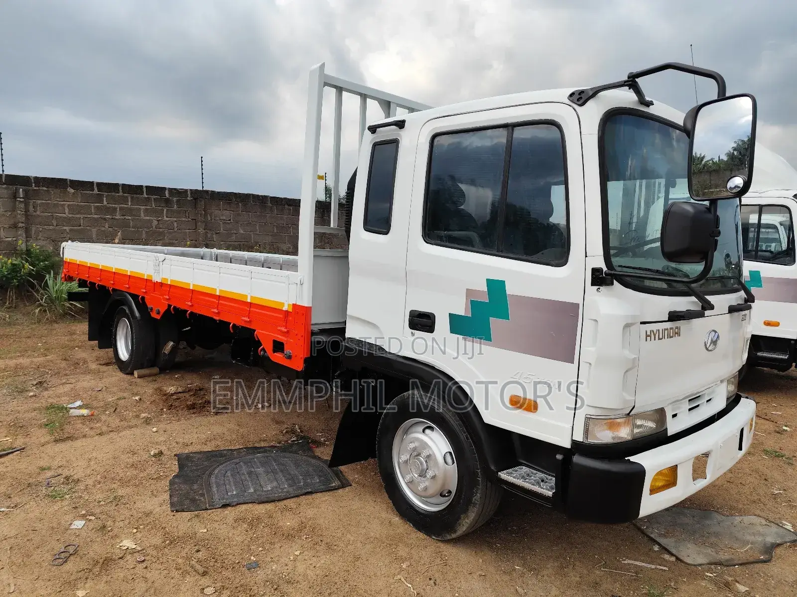 Hyundai 5ton Gold. No Fault. New Arrivals. Call Today.