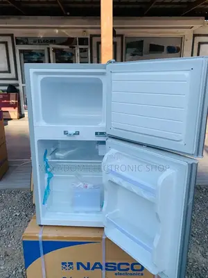 Fast Chilling Nasco Nasf2-120 Top Freezer Refrigerator,90L