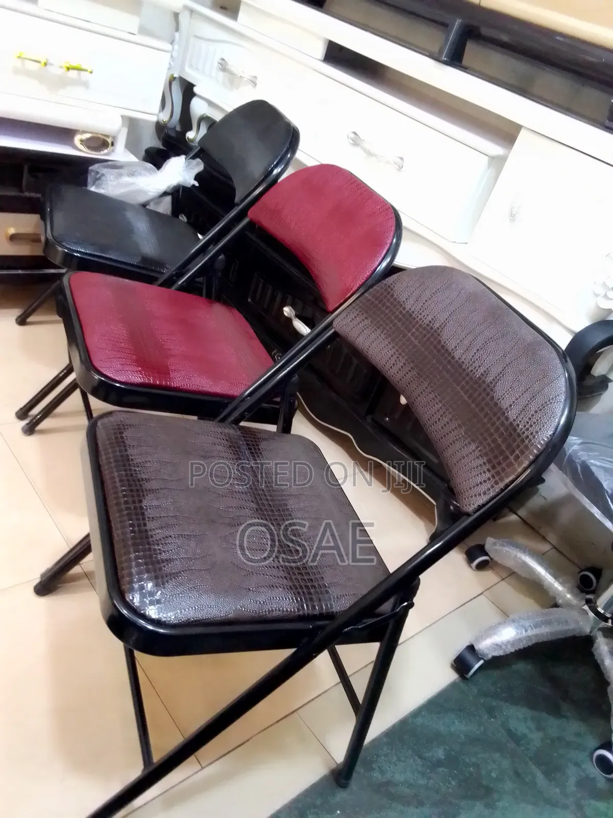 Foldable Chair ( Visiters Chair)
