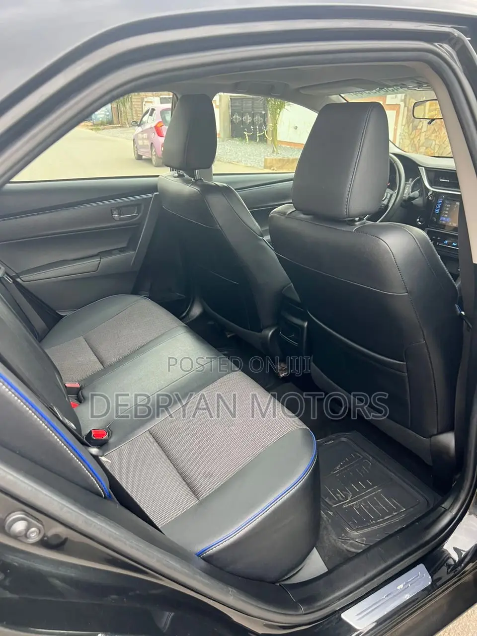 Toyota Corolla SE (1.8L 4cyl 6M) 2018 Black