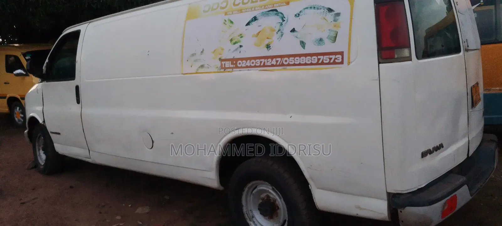 GMC Savana 2011 White