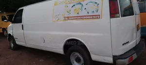GMC Savana 2011 White