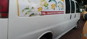 GMC Savana 2011 White