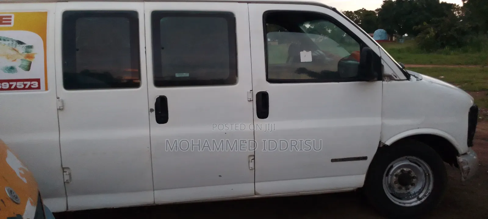 GMC Savana 2011 White