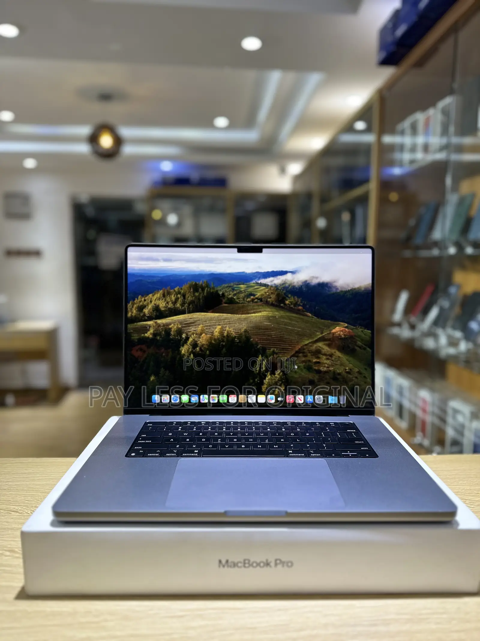Laptop Apple MacBook Pro 2021 M1 16GB Apple M1 Pro SSD 1T