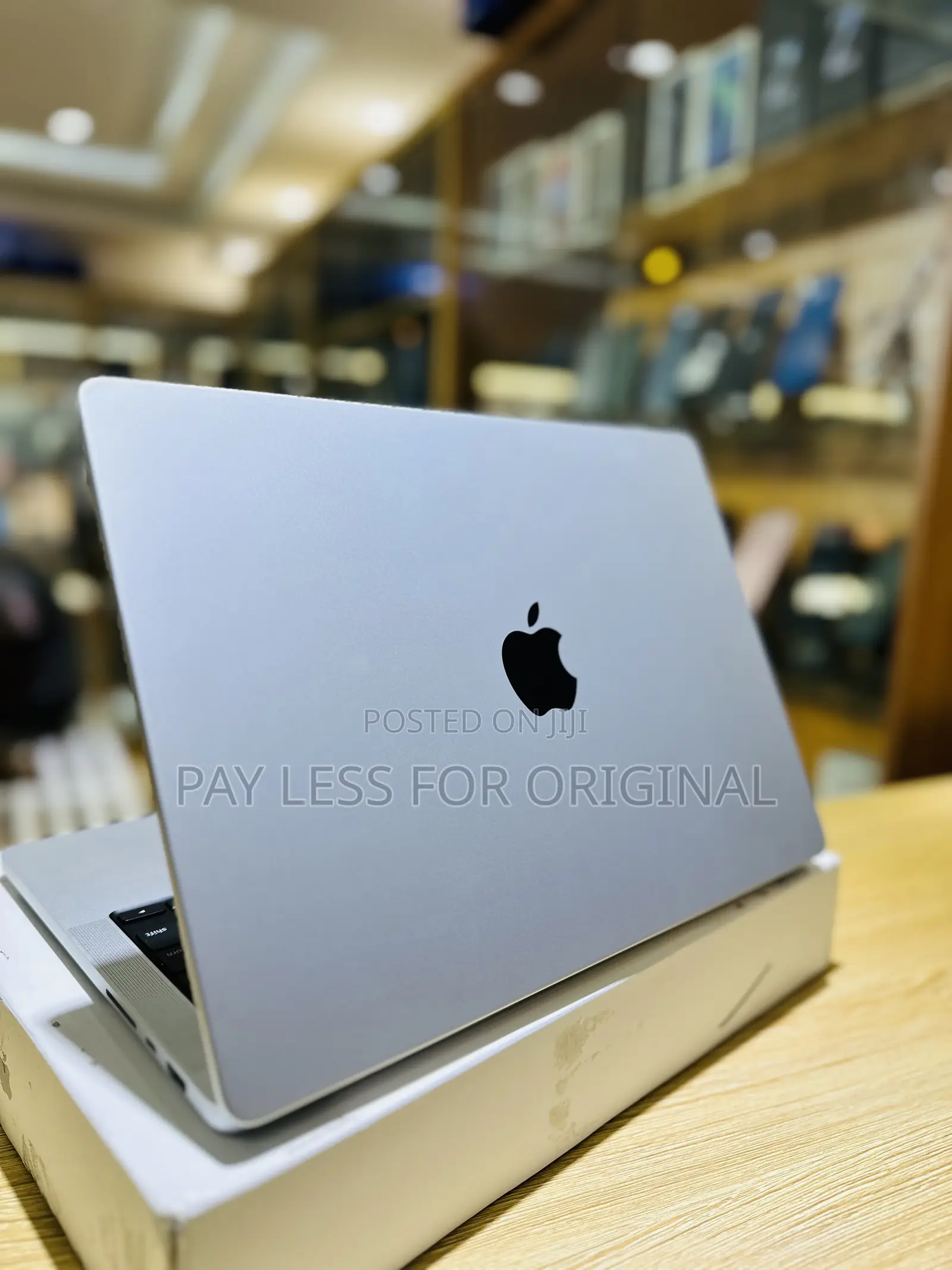 Laptop Apple MacBook Pro 2021 M1 16GB Apple M1 Pro SSD 512GB