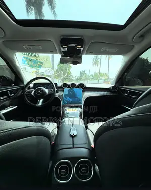Mercedes-Benz C300 2023 Black