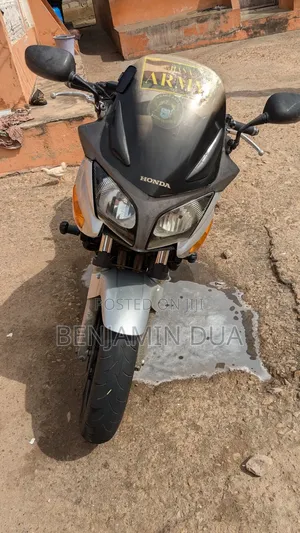Honda CB 2013 Silver