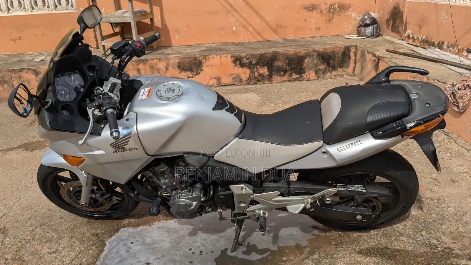 Honda CB 2013 Silver