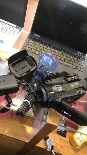 Canon Vixia Hf G70