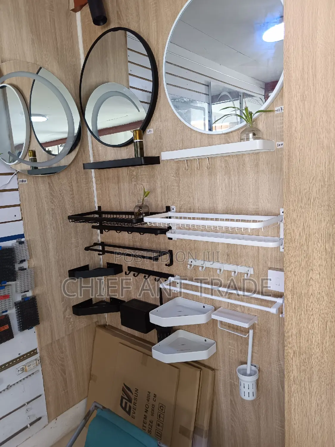 Bathroom Accessories White. Delux