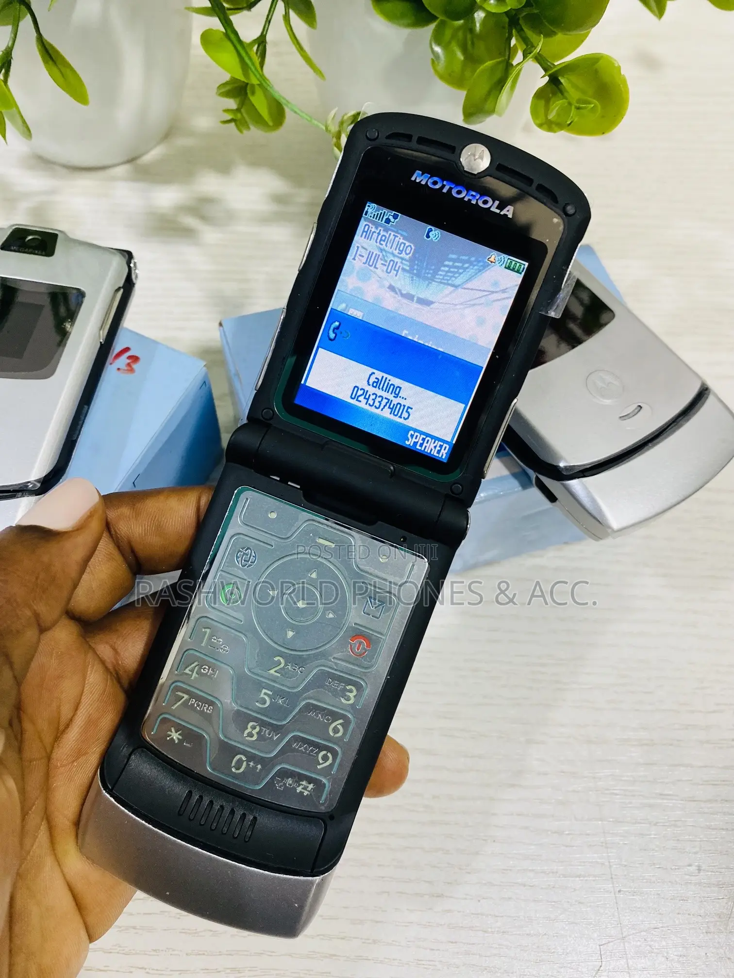 New Motorola RAZR V3 Silver