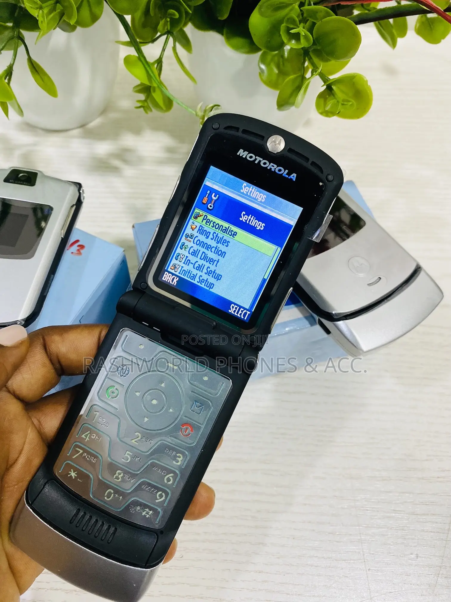 New Motorola RAZR V3 Silver