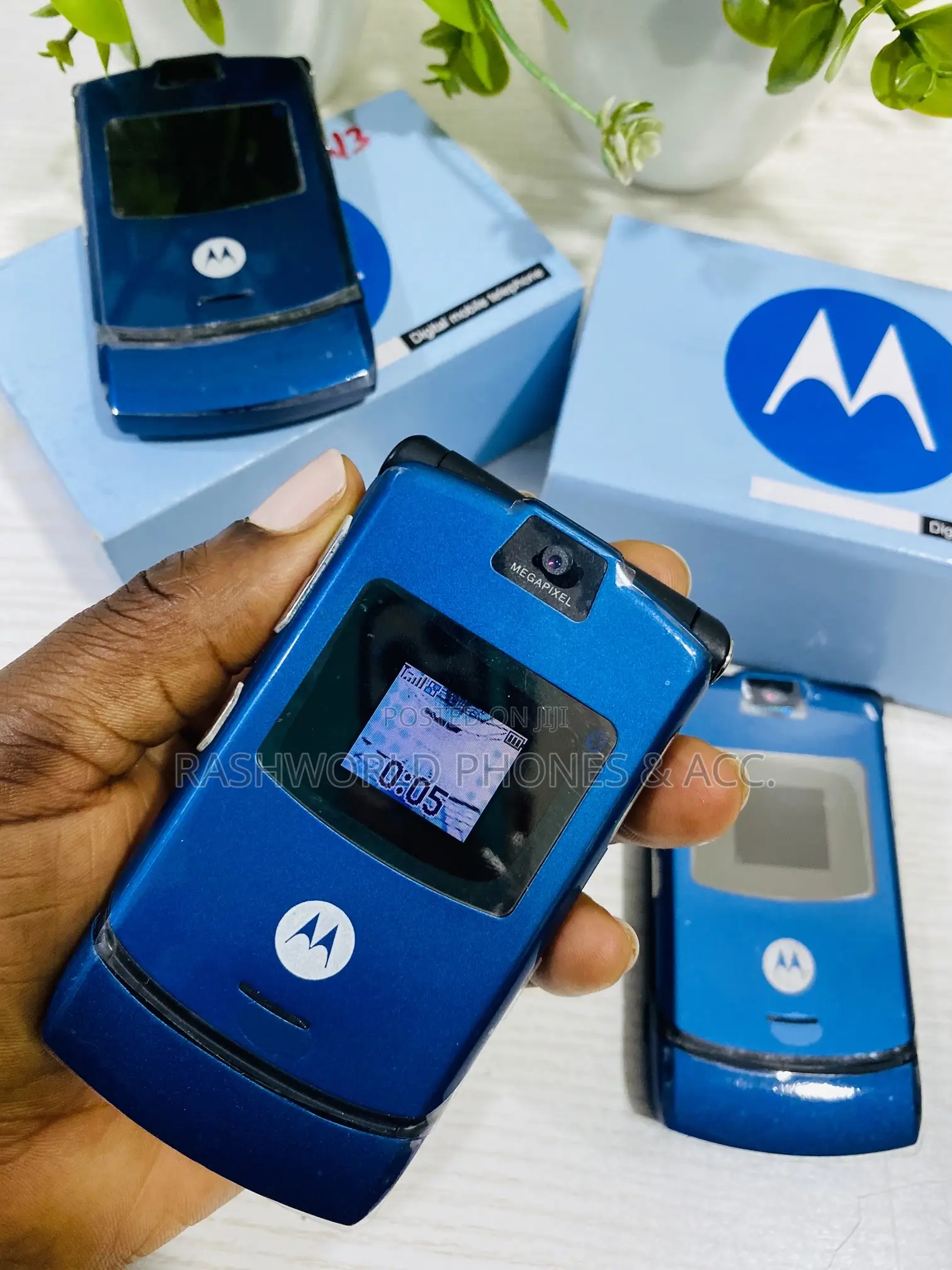 New Motorola RAZR V3 Blue
