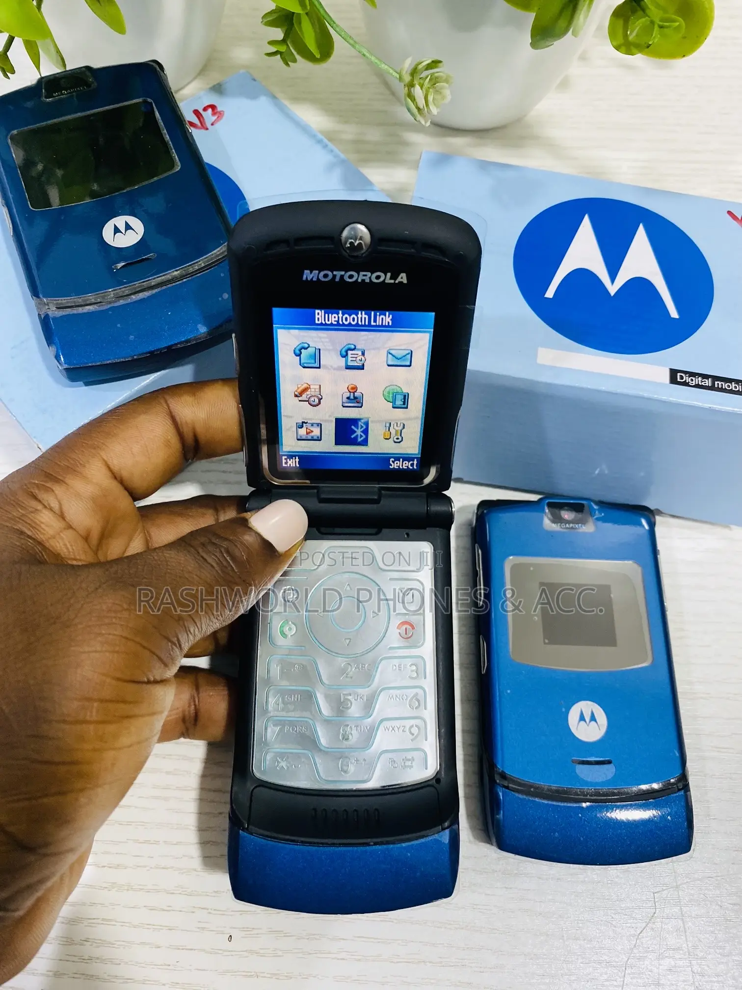 New Motorola RAZR V3 Blue