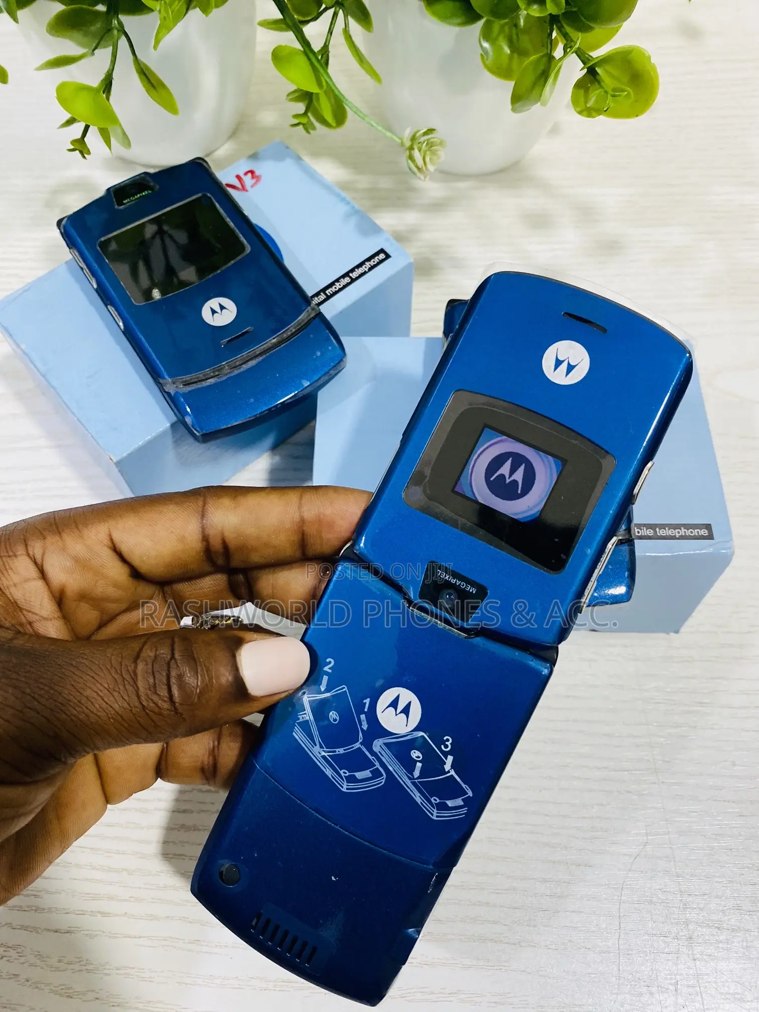 New Motorola RAZR V3 Blue