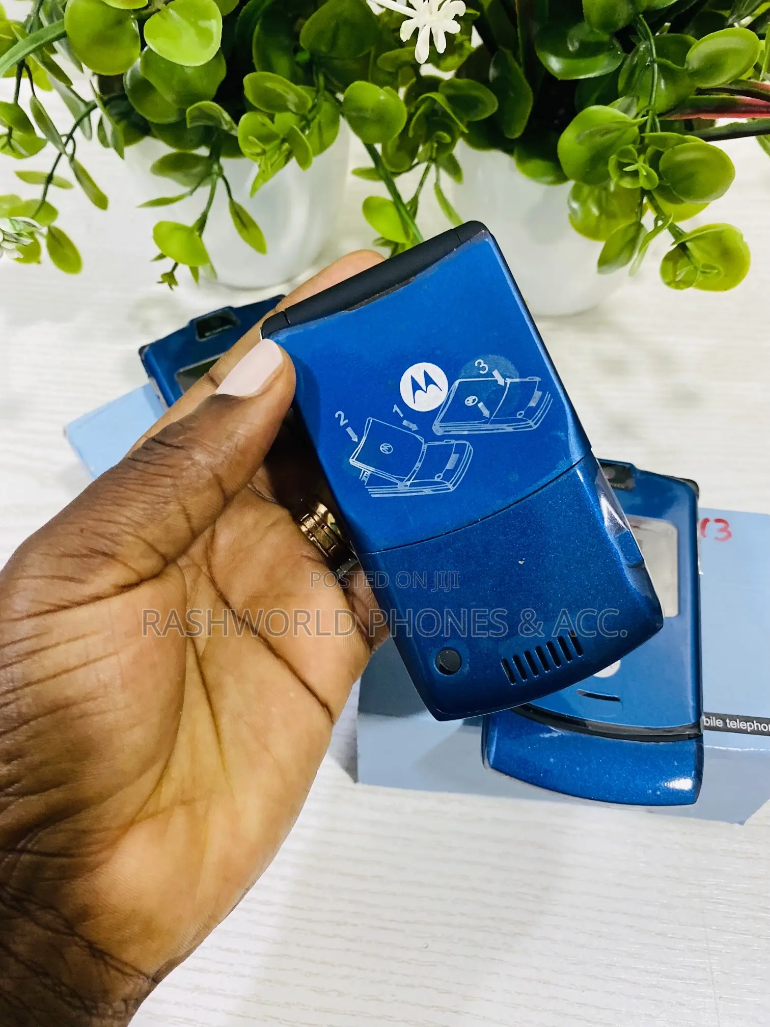 New Motorola RAZR V3 Blue