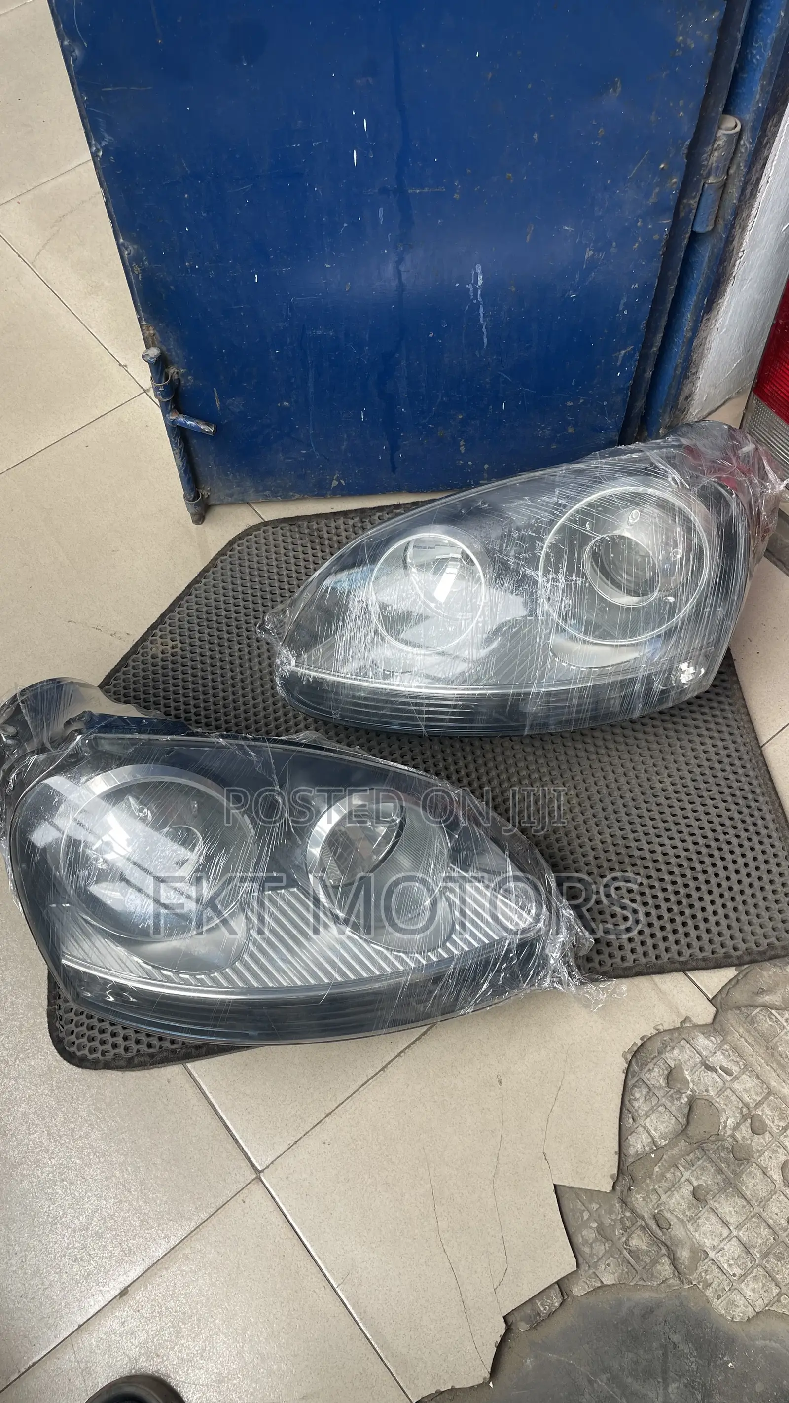 Volkswagen Jetta/Passat Headlight/Taillight Complete 05/06/
