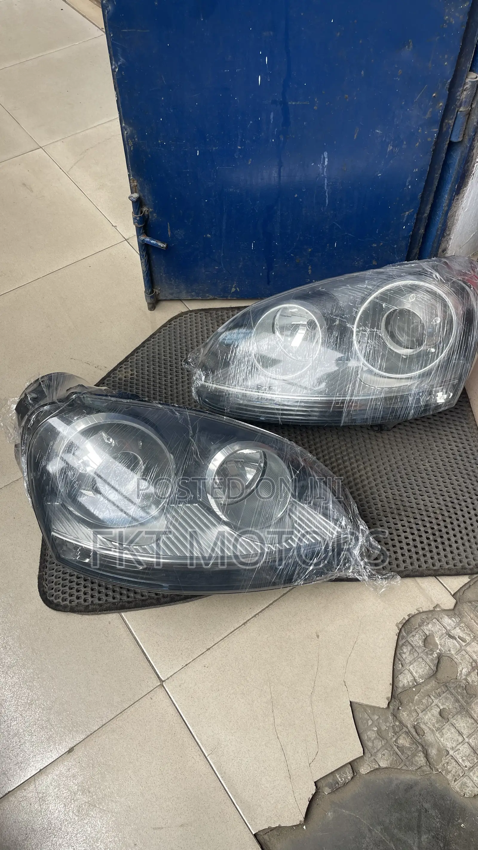 Volkswagen Jetta/Passat Headlight/Taillight Complete 05/06/