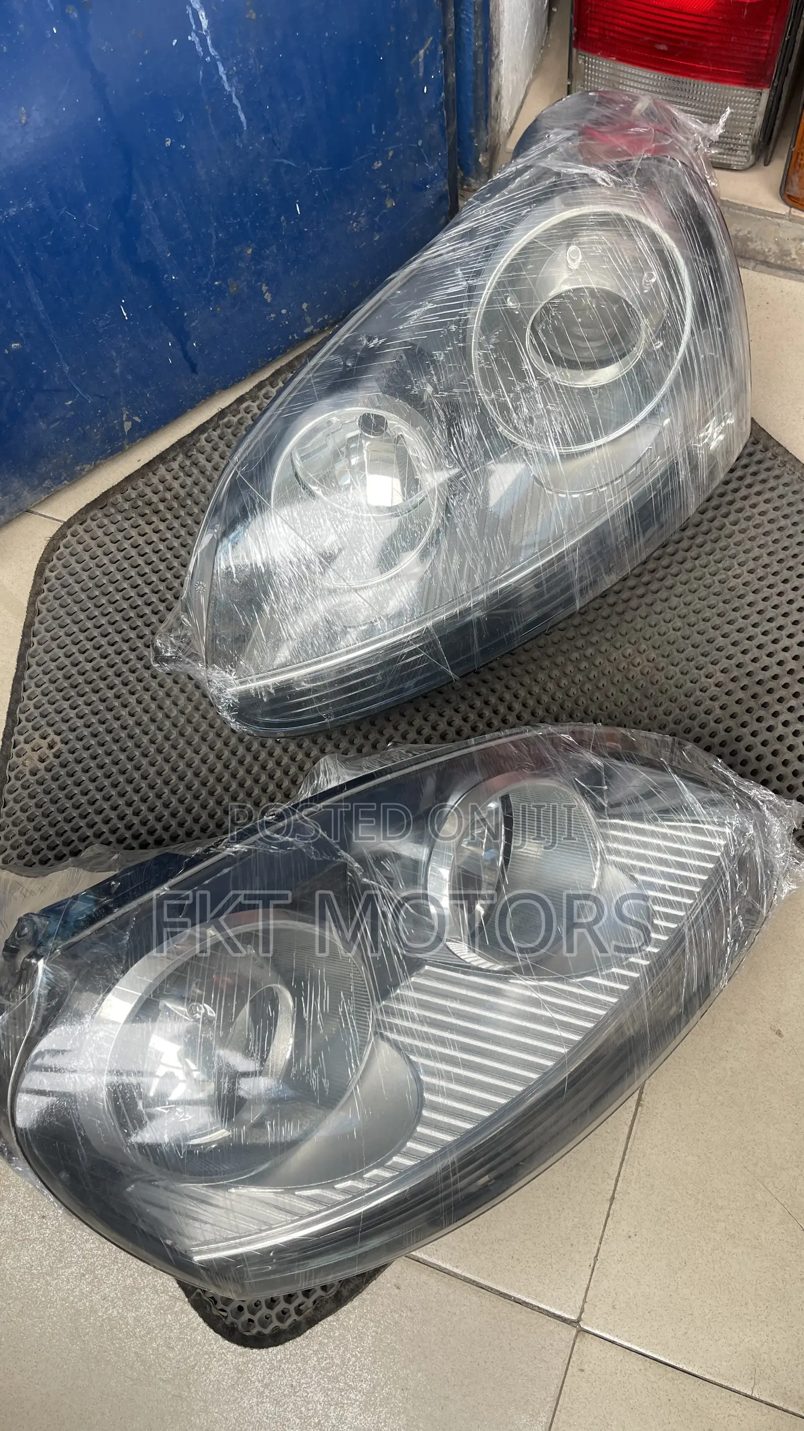 Volkswagen Jetta/Passat Headlight/Taillight Complete 05/06/