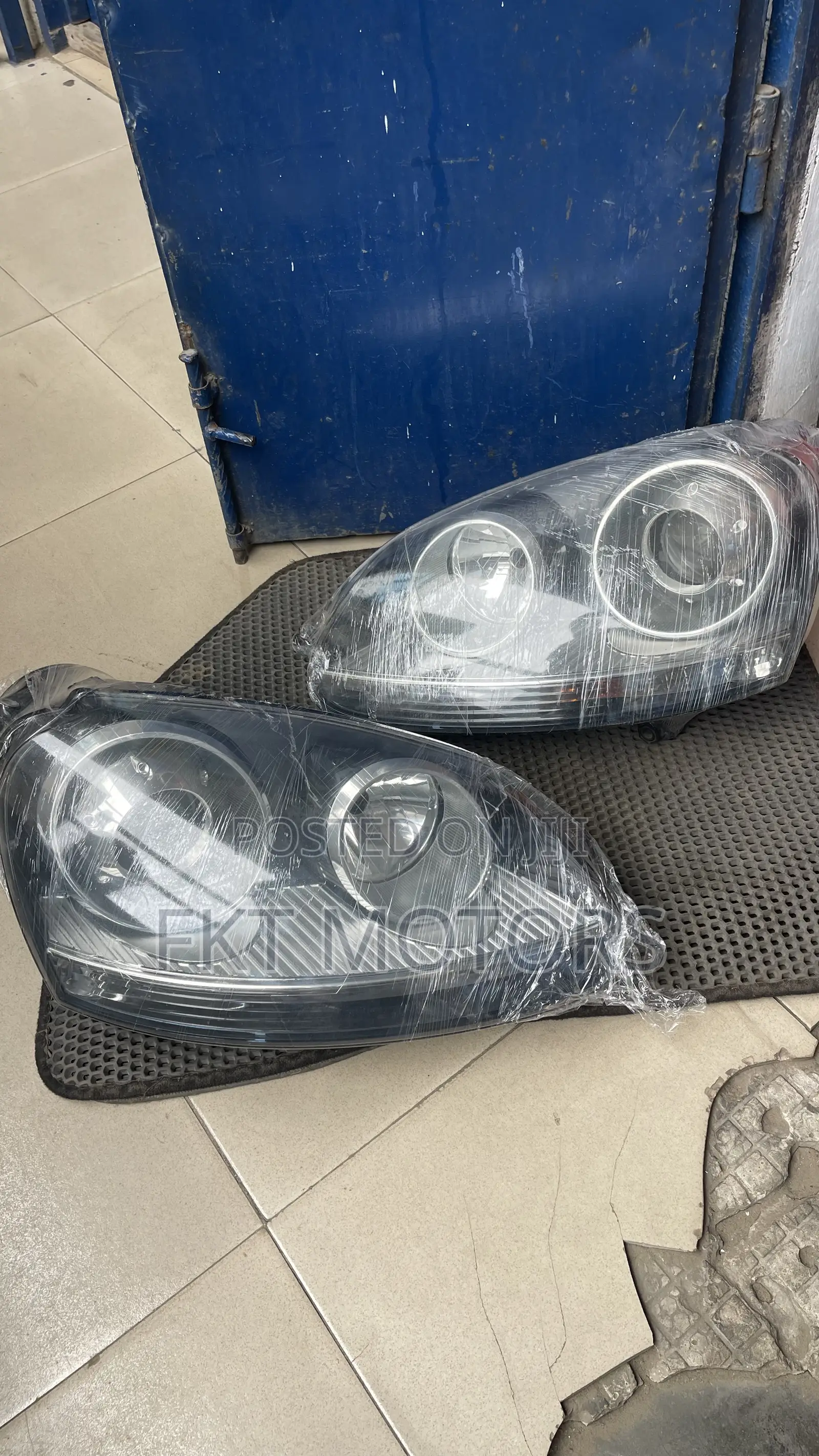 Volkswagen Jetta/Passat Headlight/Taillight Complete 05/06/