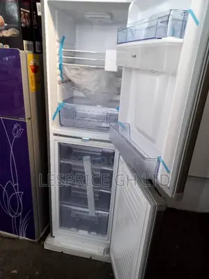 Neon 246L// Fridge Freezer