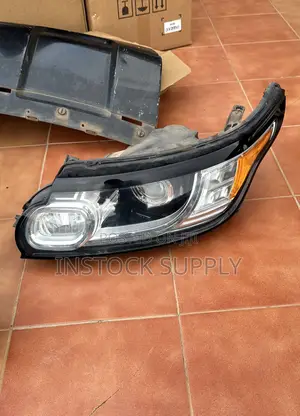 Range Rover Sports Headlight. 2014 to 2017 100% Original