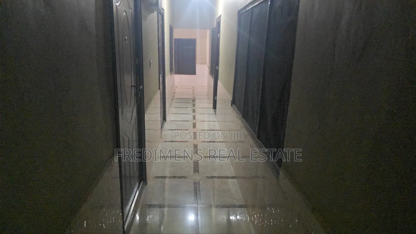 8bdrm House in Fredimens Real, Kumasi Metropolitan for sale