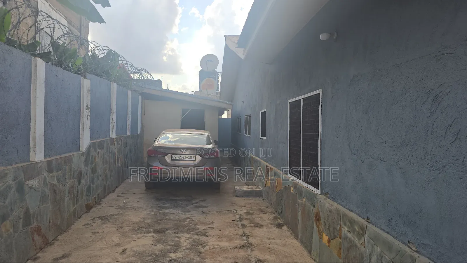 8bdrm House in Fredimens Real, Kumasi Metropolitan for sale