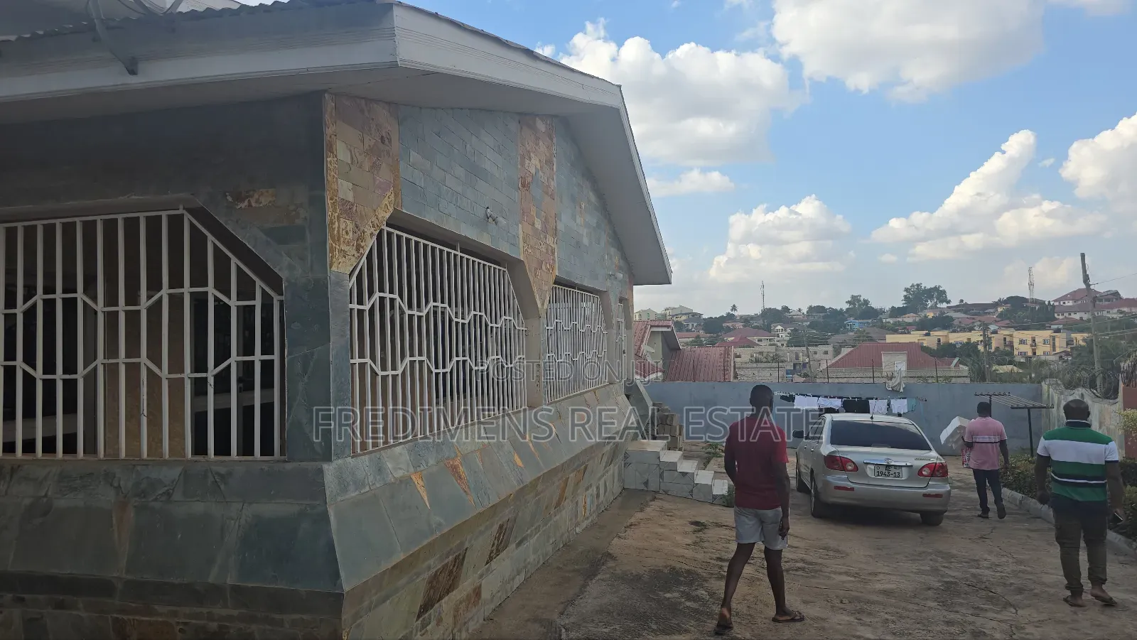 8bdrm House in Fredimens Real, Kumasi Metropolitan for sale